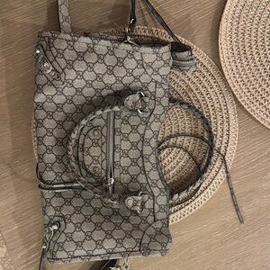 Gucci Beige Monogram Women's Bag